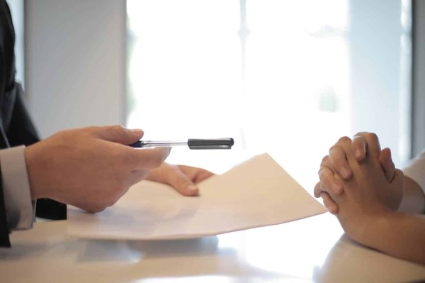 Quels sont les avantages et les inconvénients des prêts hypothécaires inversés pour les seniors ?